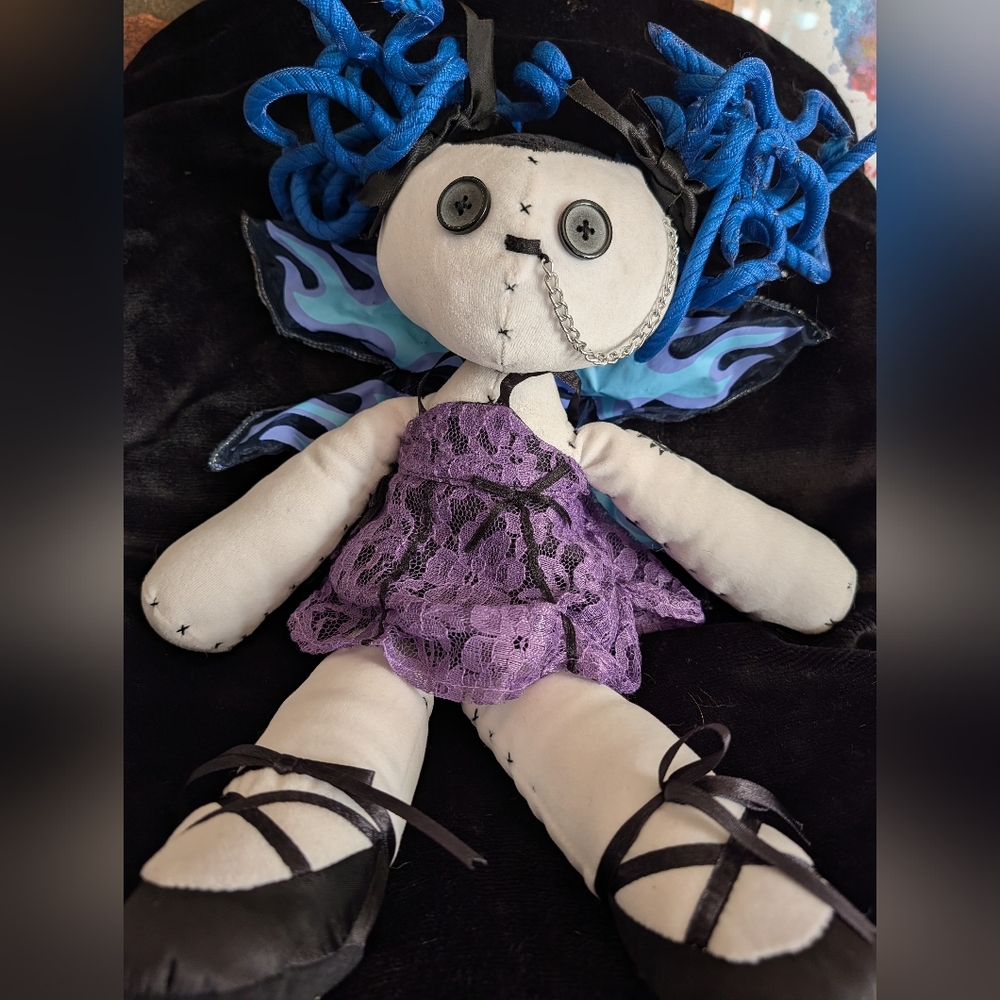 Twisted Tatum (Hot Topic)